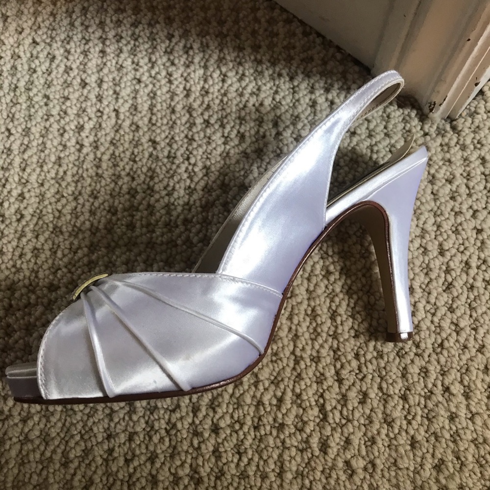 White occasion heel, peep toe